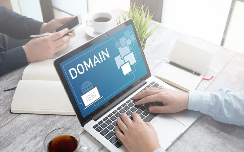 تفاوت بین دامنه ir و com؛ کدام بهتر است؟