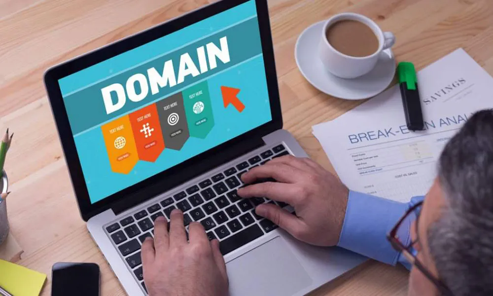 تفاوت بین دامنه ir و com؛ کدام بهتر است؟